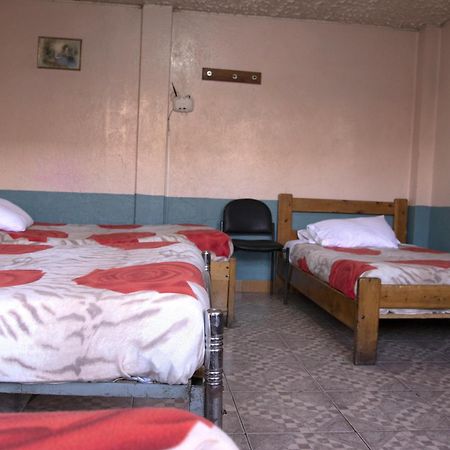 Hostal Carlos Luis Quito Exterior foto