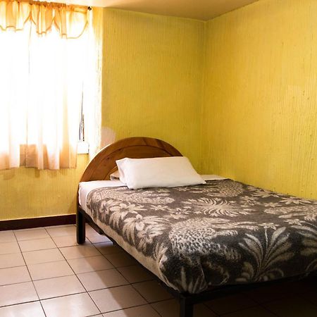 Hostal Carlos Luis Quito Exterior foto