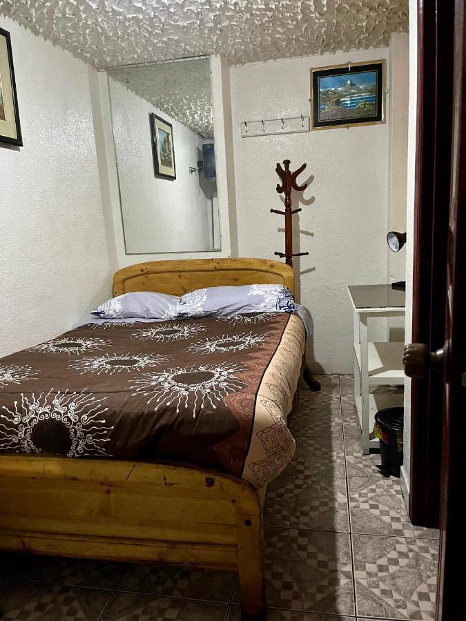 Hostal Carlos Luis Quito Exterior foto