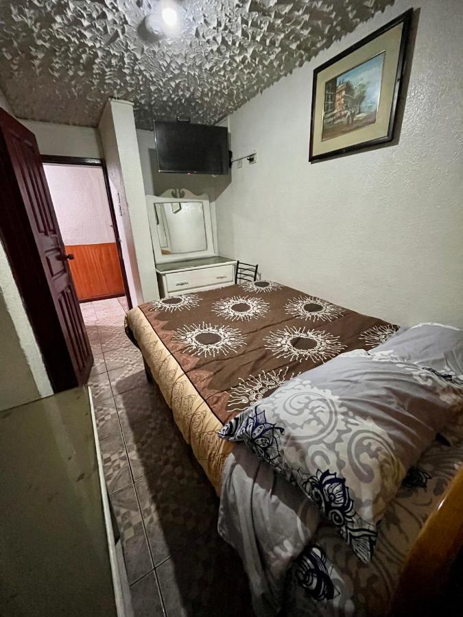 Hostal Carlos Luis Quito Exterior foto
