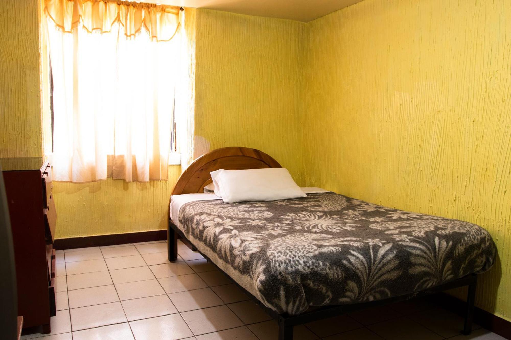 Hostal Carlos Luis Quito Exterior foto